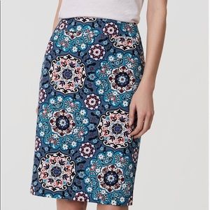 Loft 00 Floral Medallion Pencil Skirt